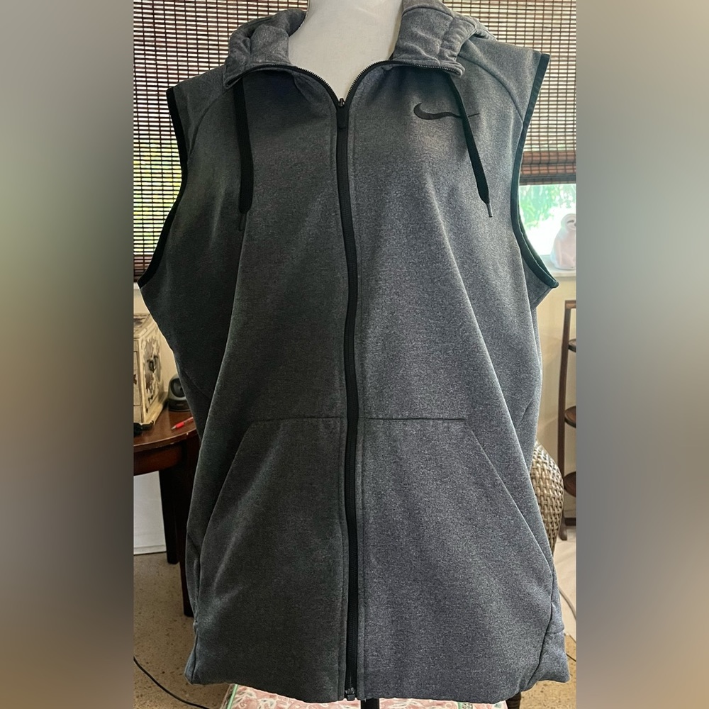 Nike Men's Gray Sleeveless Hooded Zip Vest